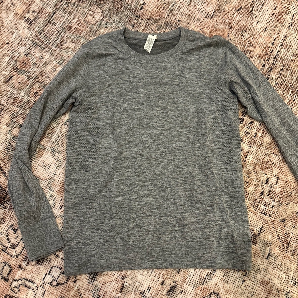 lululemon athletica Charcoal Swiftly Tech Relaxed Waist Longsleeve Tee